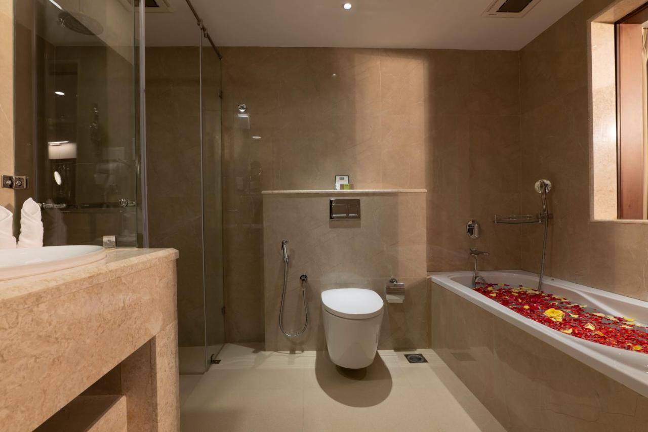 Hotel Issacs Residency Munnar Esterno foto