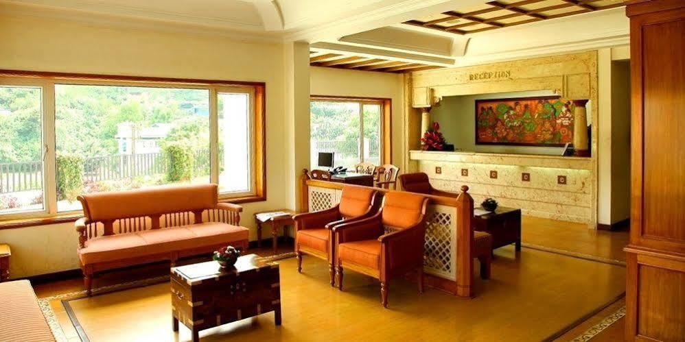 Hotel Issacs Residency Munnar Esterno foto